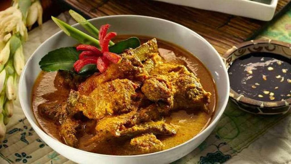 Gule Sabang: Sensasi Kuah Santan yang Menggoda Selera