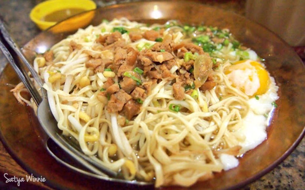 Mie Jalak Sabang: Kelezatan Pedas yang Menggugah Selera