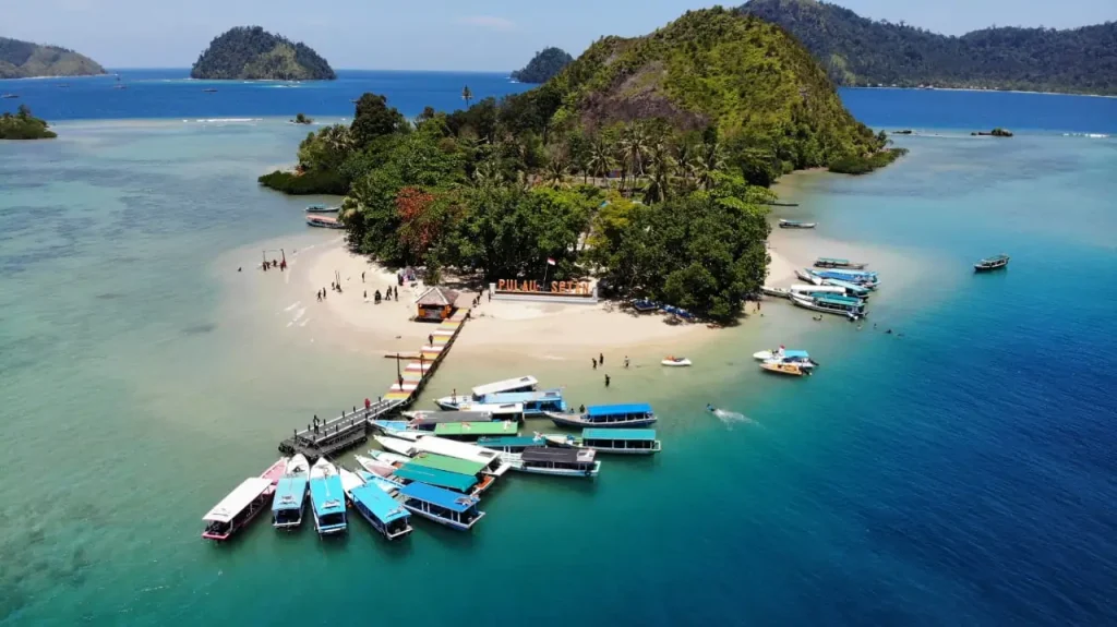 Menjelajah Pulau Alor: Panduan Lengkap Transportasi dan Cara Berkeliling
